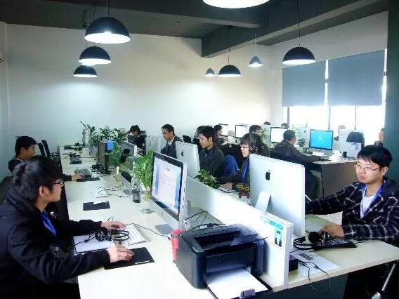 寧波電子行業貿促會攜企考察吉云教育科技集團，共探信息技術服務新生態